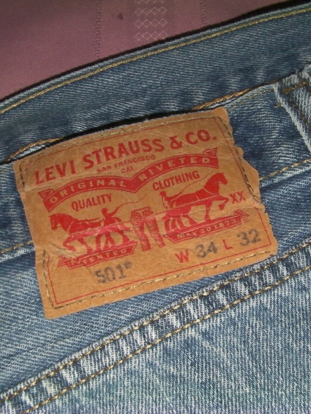 Mens Levi 501 Jeans sz 34-32, super cheap price